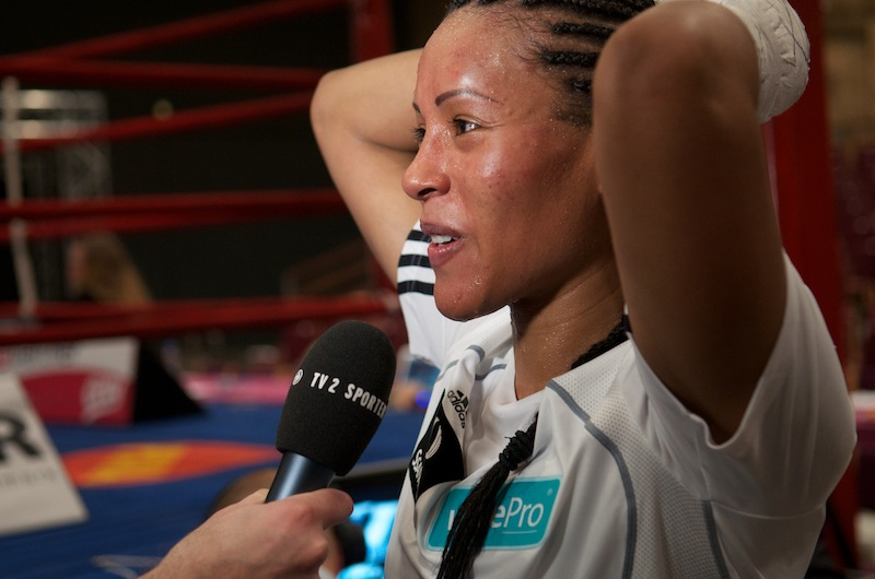 Cecilia Brækhus, boxeur