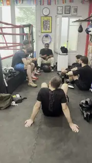 Cours collectif de boxe anglaise à la salle SBC Chaillot (Paris 16e), consignes du coach
